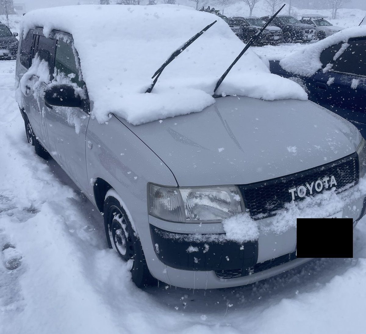 雪まみれのプロボックス4WD(雪道スノボ遠征)