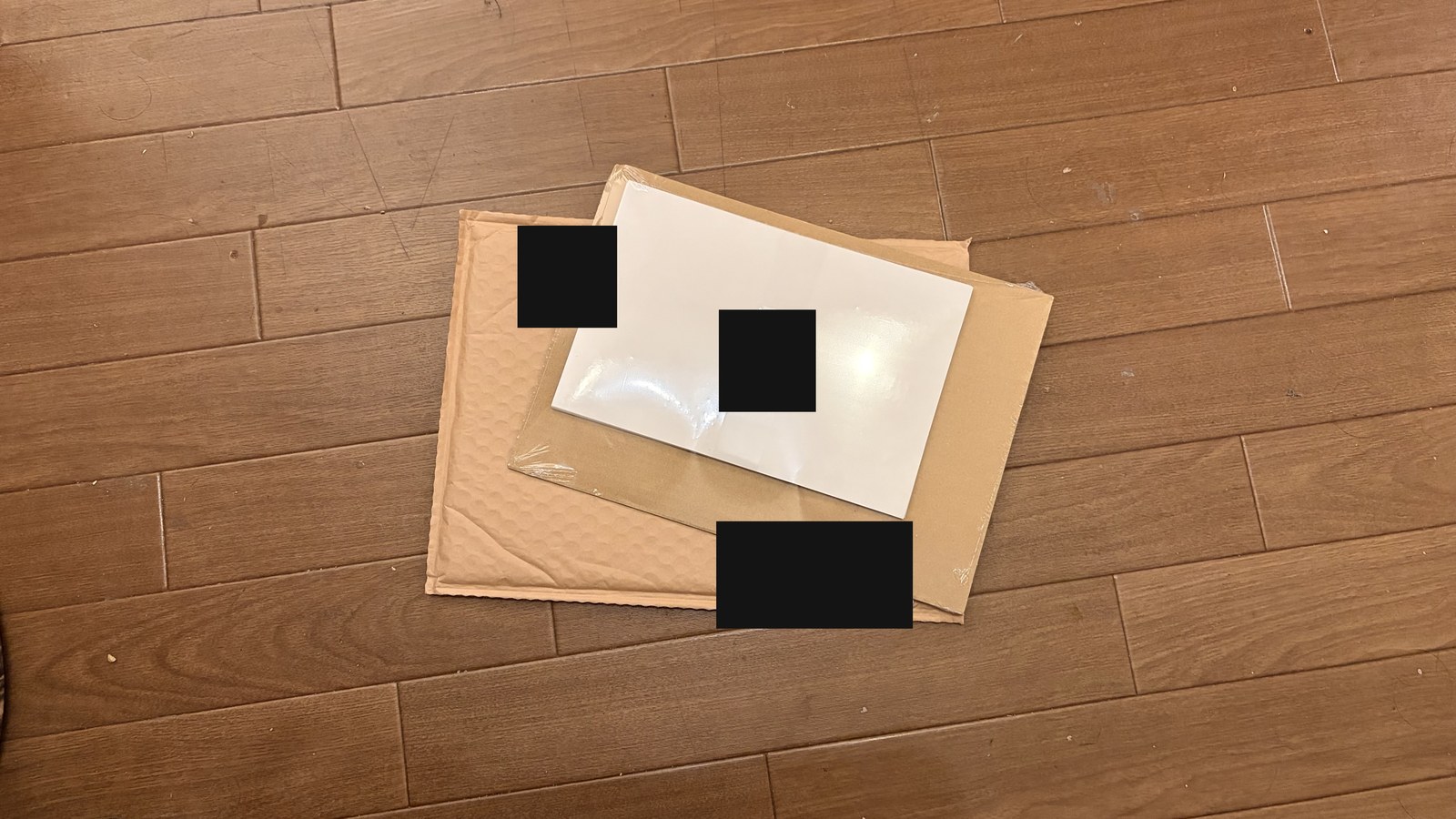梱包を開封した直後の様子