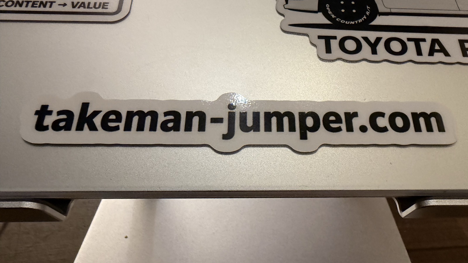 takeman-jumper.comステッカーの厚みと影