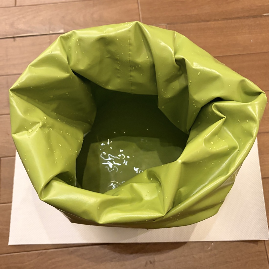 ②水2Lをそのまま注いだ状態